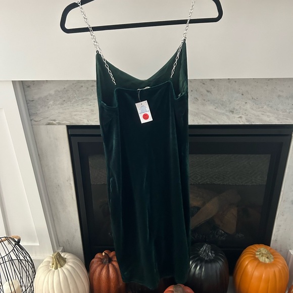 Lovely Green Velvet Cocktail Dress - Picture 2 of 2